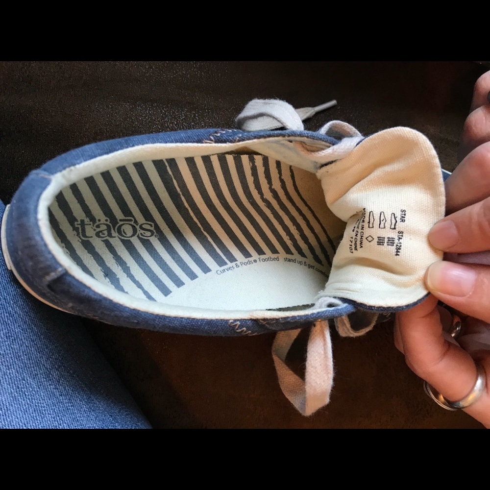 Taos Denim Blue canvas sneakers